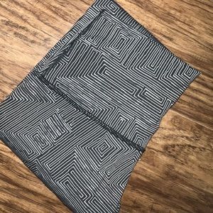 Lulu leggings size 4